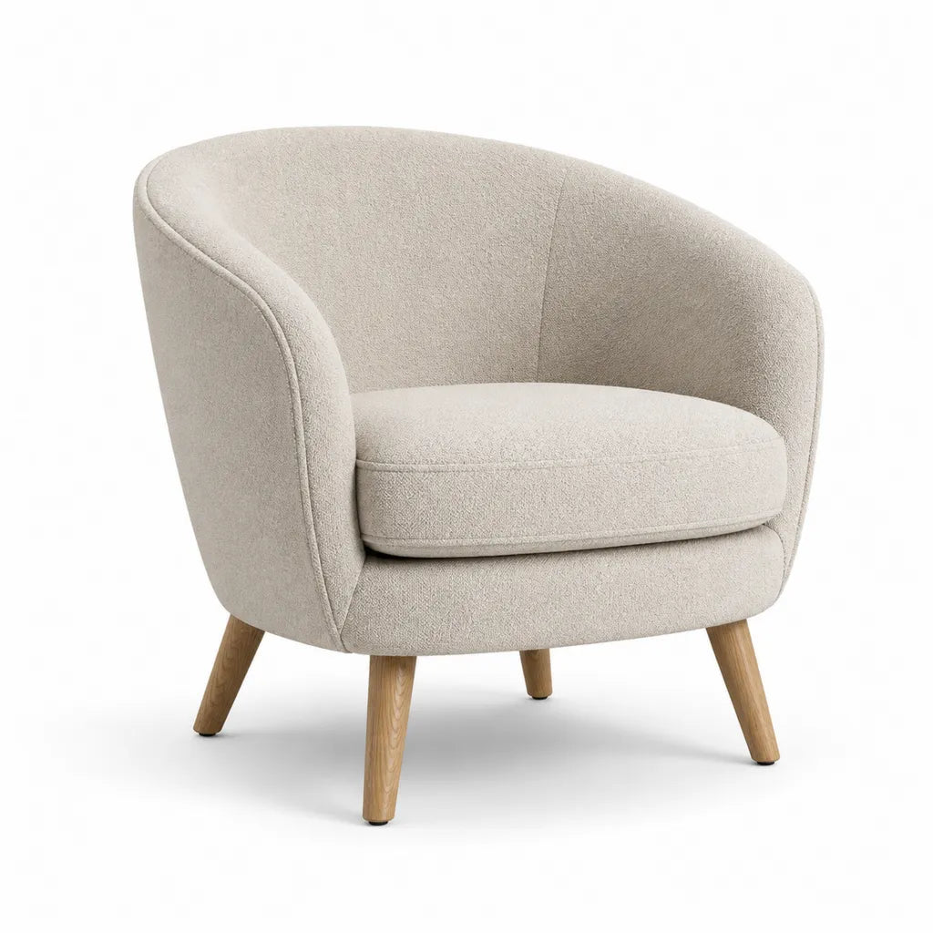 Poltrona imbottita boucle crema con gambe in legno massello 75 x 73 x 78 cm